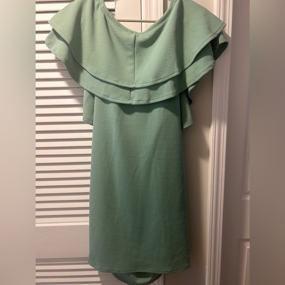 Sage Off the Shoulder Maternity Dress | Size Large | maternity - Picture 4 of 5